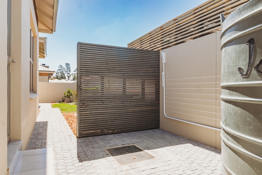 3 Bedroom Property for Sale in Kraaibosch Western Cape